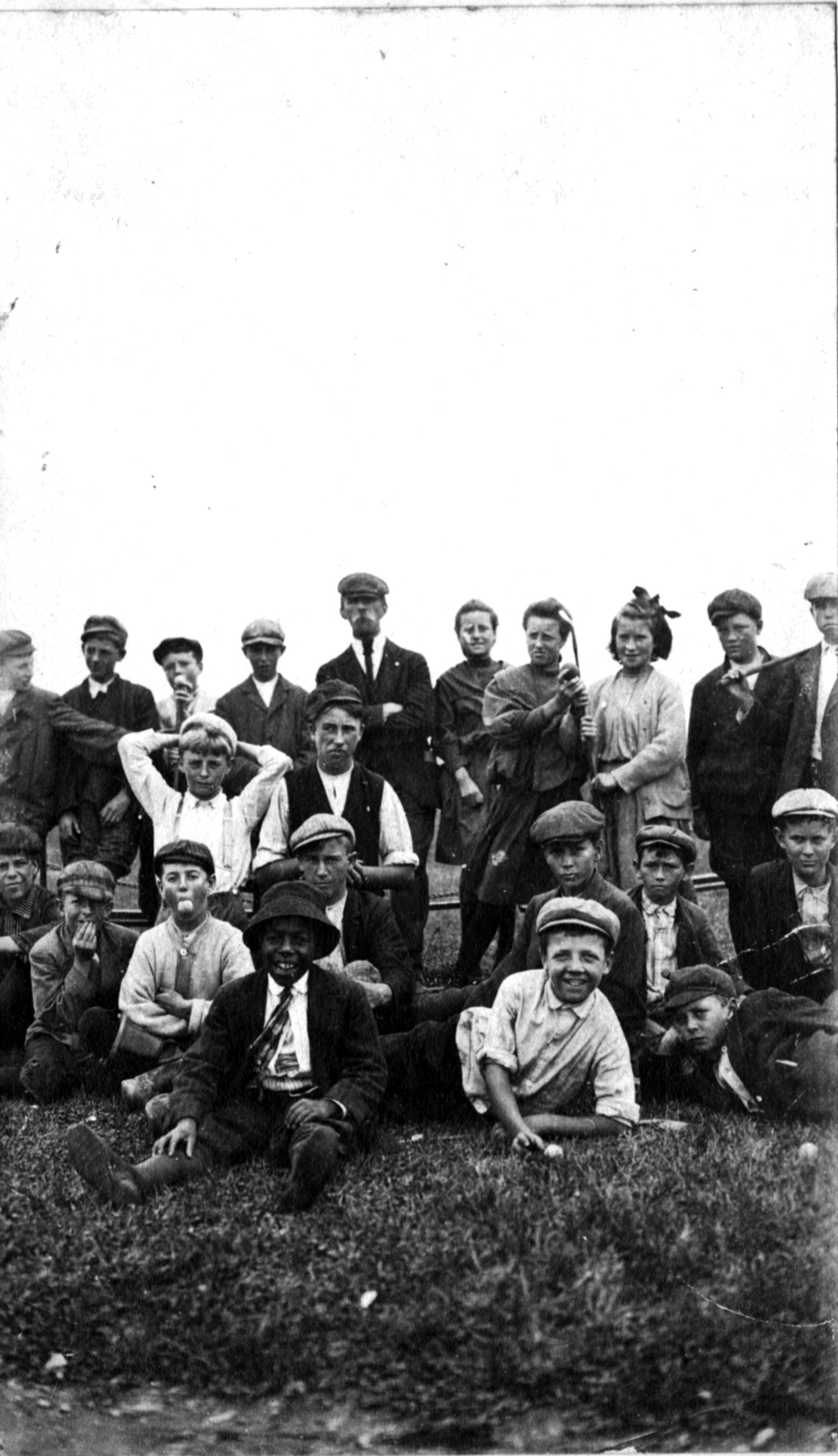 The Maidstone caddie brigade, 1905. THE EAST HAMPTON STAR PHOTO ARCHIVE, LONG ISLAND COLLECTION, EAST HAMPTON LIBRARY