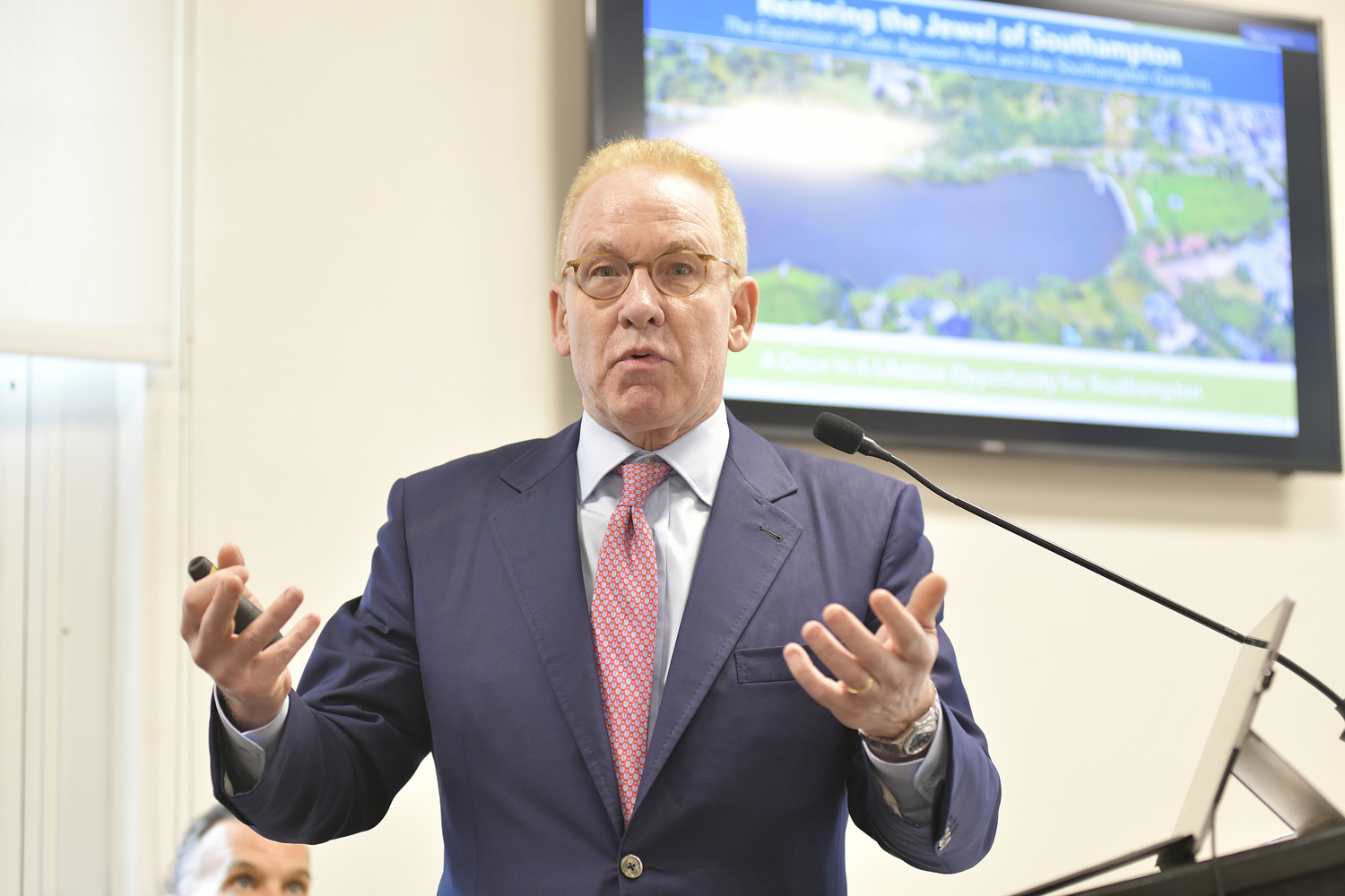 Lake Agawam Conservancy member Bob Giuffra outlines the plan for Agawam Park at Tuesday's Southampton Village work session.  DANA SHAW