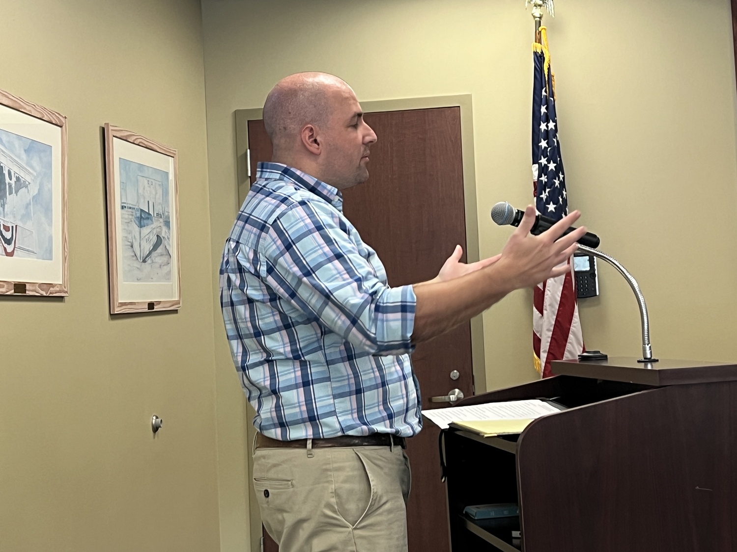 Building and Zoning Administrator Brad Hammond discusses proposed code changes at the meeting. BILL SUTTON