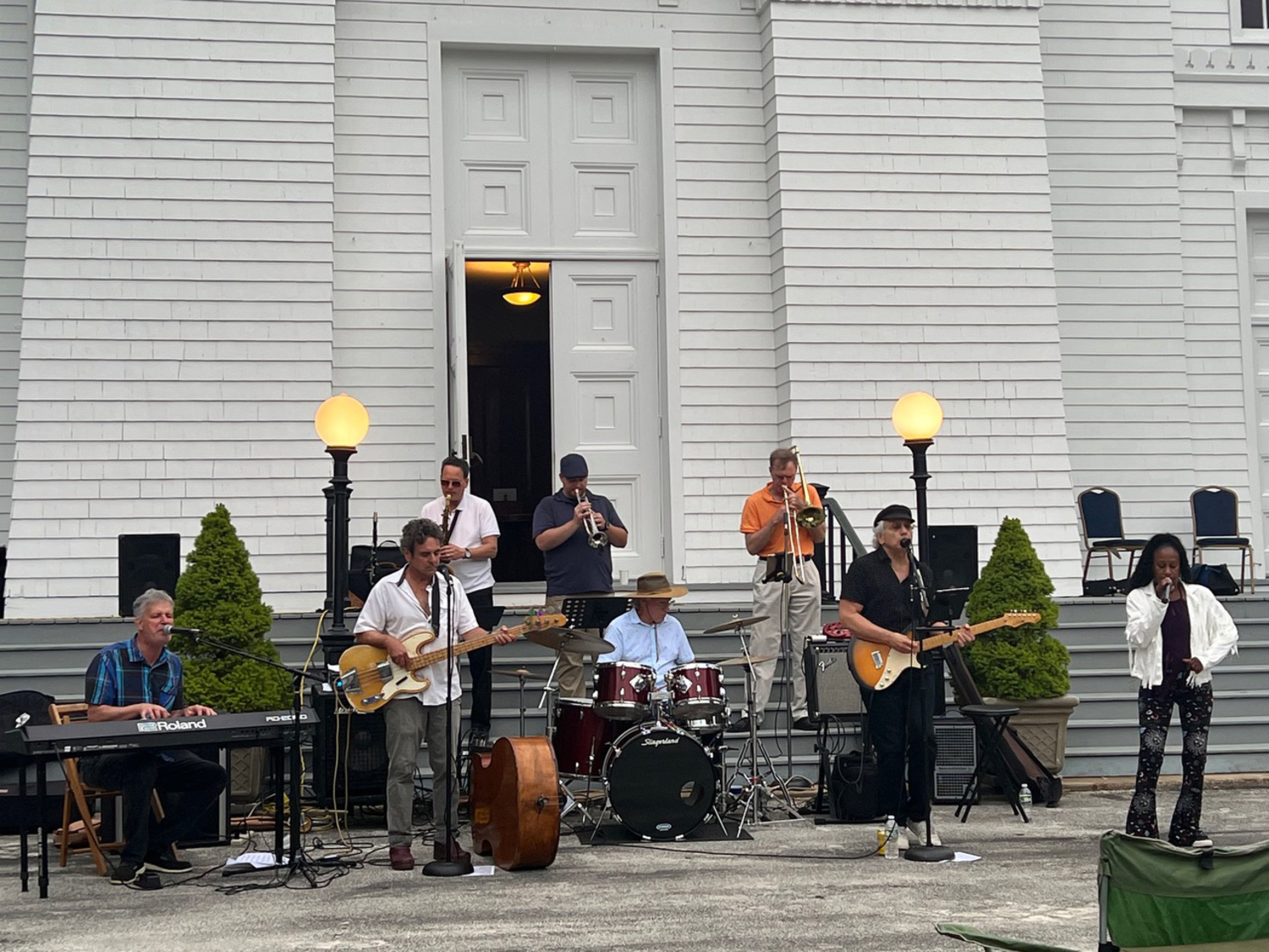 The Hoo-Doo Loungers Performed on Friday night to benefit the Old Whalers Church in Sag Harbor.   NANCY REMKUS