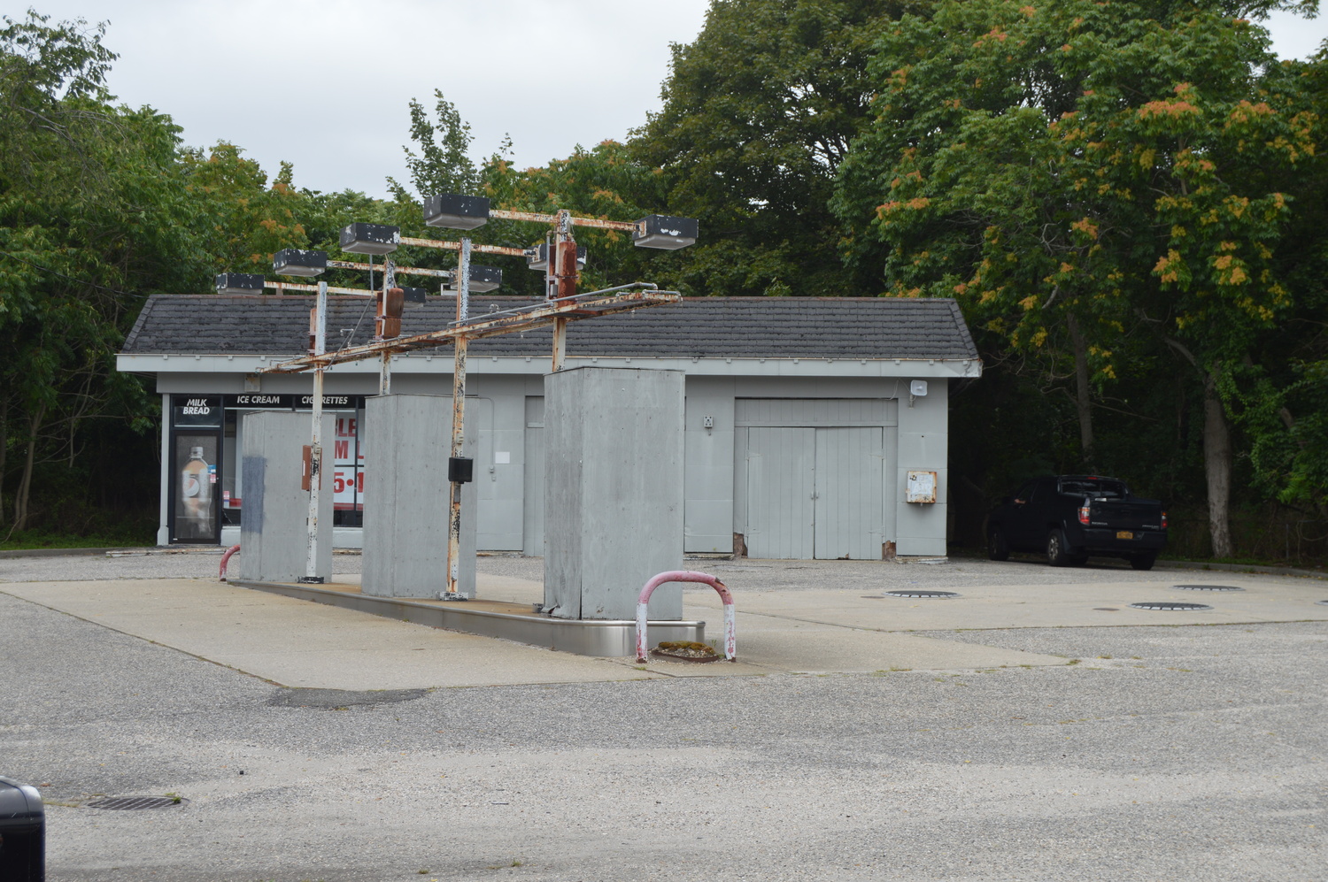 One resident has called on village to turn abandoned Metro gas station site into a Westhampton Welcome Center. TOM GOGOLA