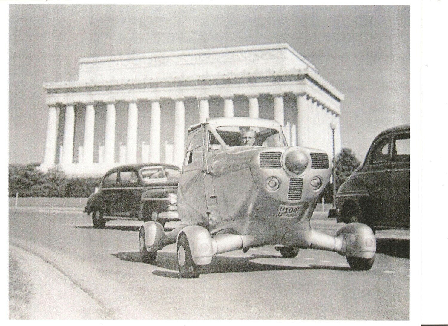 Frazer Dougherty drives the Airphibian past the Lincoln Memorial in 1950. COURTESY ARIEL DOUGHERTY