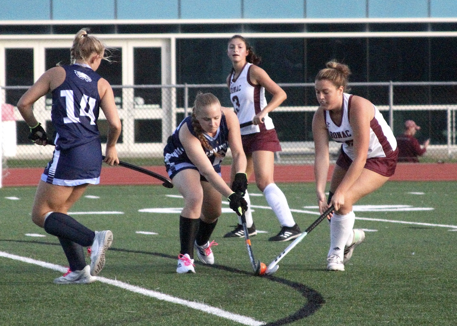 Junior defender and midfielder Ava Walters reaches for the ball. DESIRÉE KEEGAN