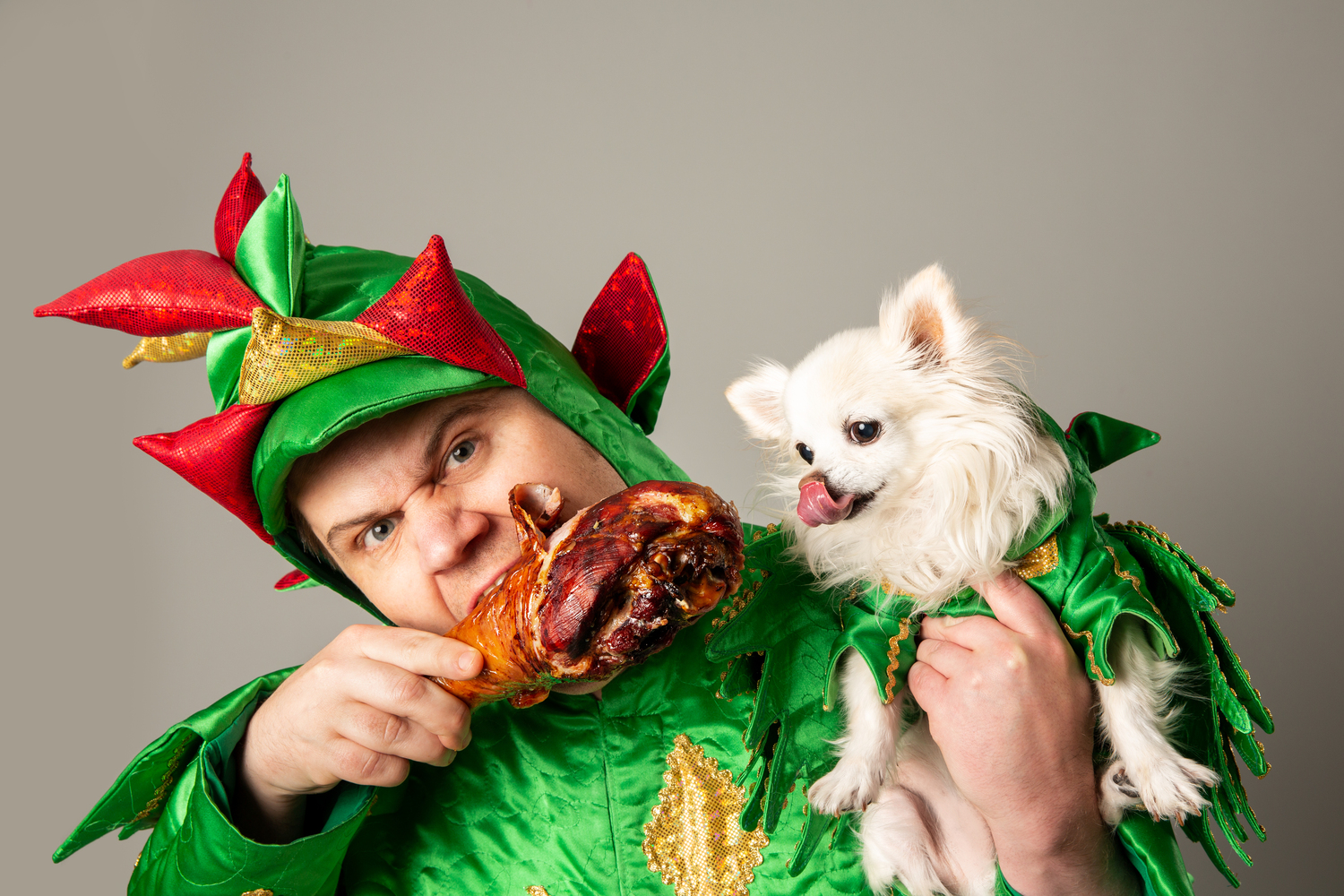 Piff The Magic Dragon (aka John Van der Put) and Mr. Piffles perform at Suffolk Theater on October 26. COURTESY SUFFOLK THEATER