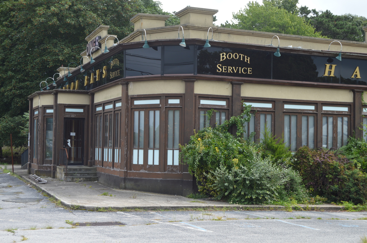 Planning Board to Hear Plans for Medical Buildings at Site of Hampton Bays Diner. TOM GOGOLA