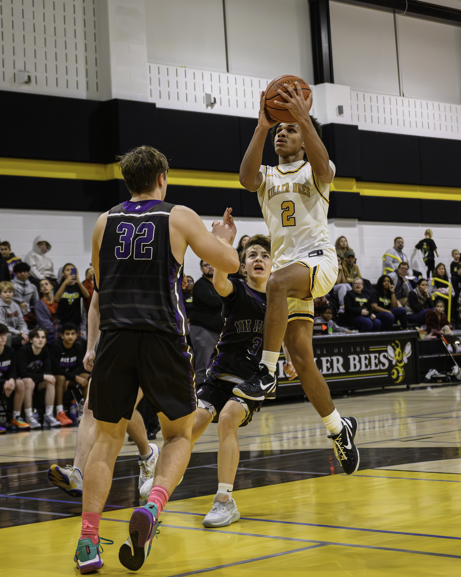 Sophomore Jai Feaster scored 16 first-half points to lead Bridgehampton at the half.   MARIANNE BARNETT