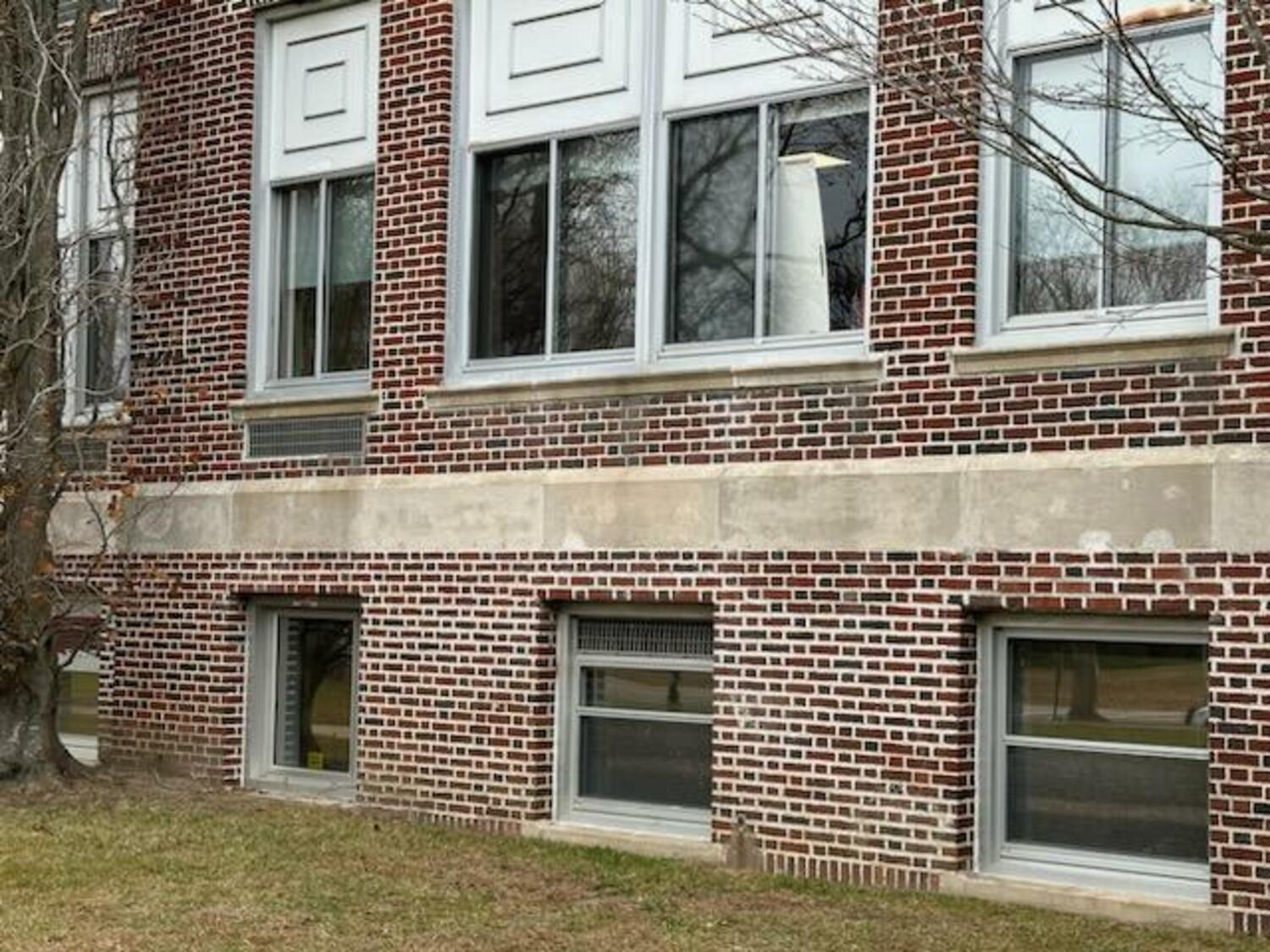 Middle school windows need replacing. EAST HAMPTON SCHOOL DISTRICT