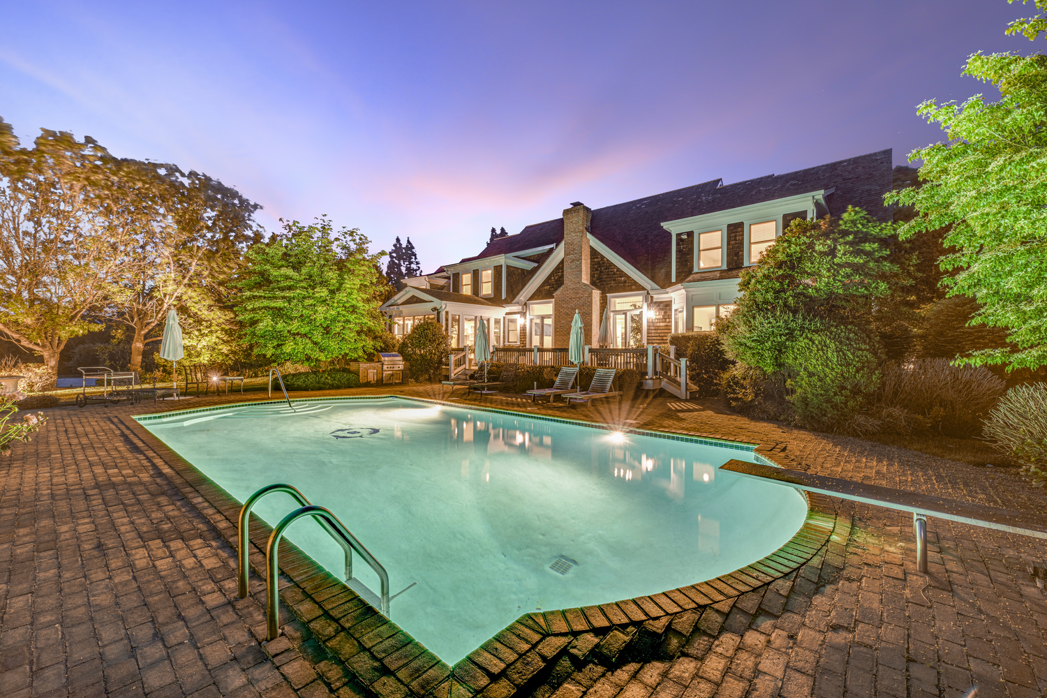 39 Cobb Hill Lane in Water Mill  sold for $7 million.  WILSON GREEN