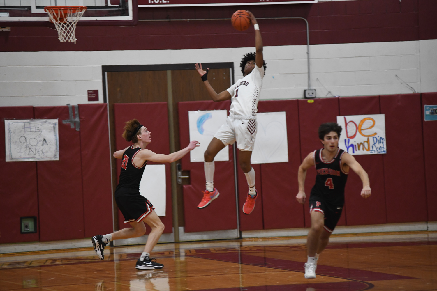 Southampton senior Dominick White grabs a long rebound.   DOUG KUNTZ