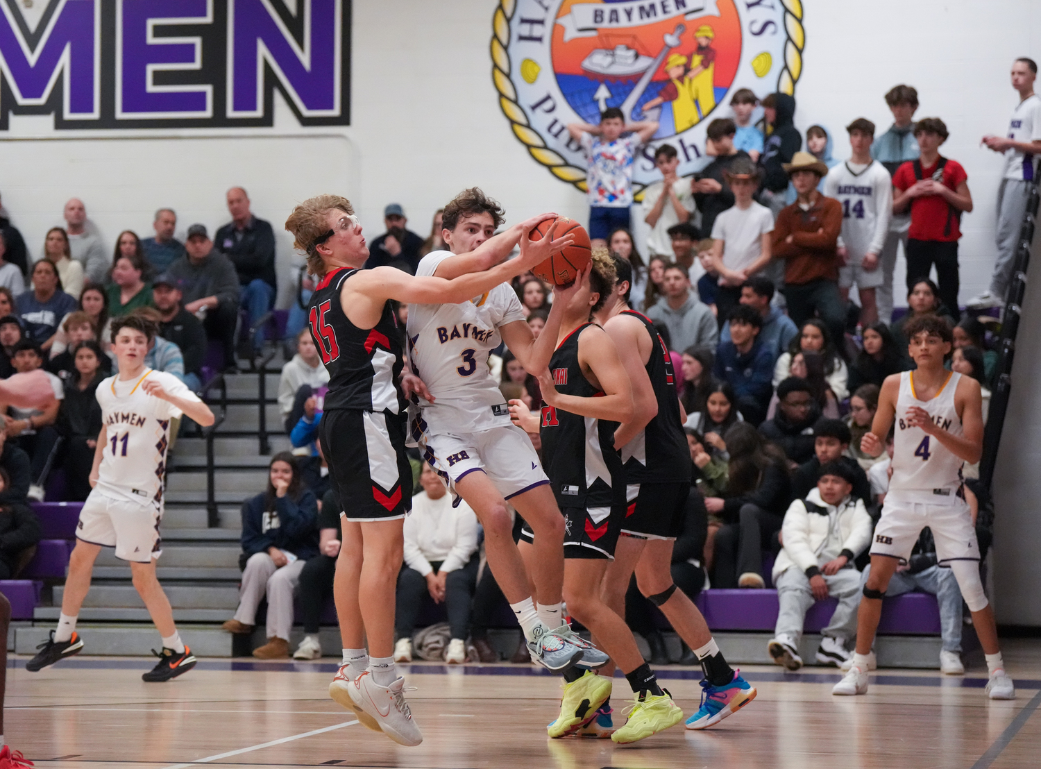 James Powers tries to split the Mount Sinai defense.   RON ESPOSITO