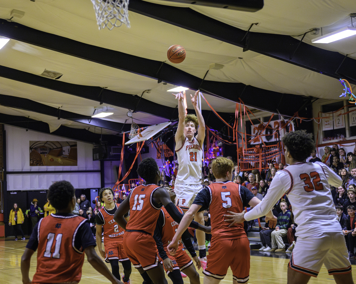 Senior Whaler Luke Seltzer scored a game-high 31 points in Friday night's victory over Center Moriches.   MARIANNE BARNETT