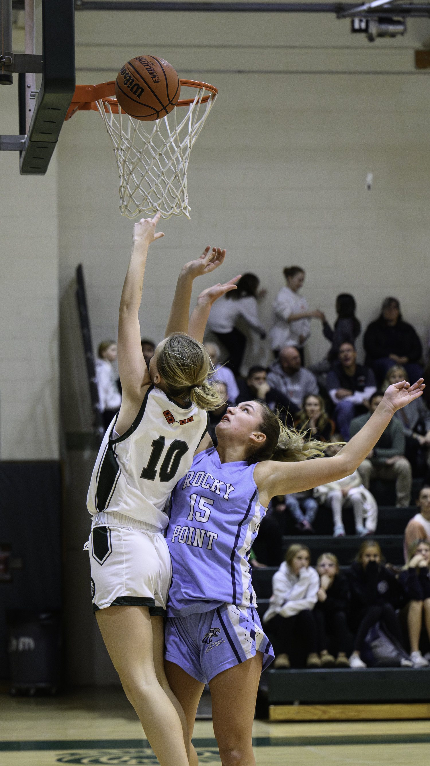Junior guard Shannon Sweet goes for a layup. MARIANNE BARNETT