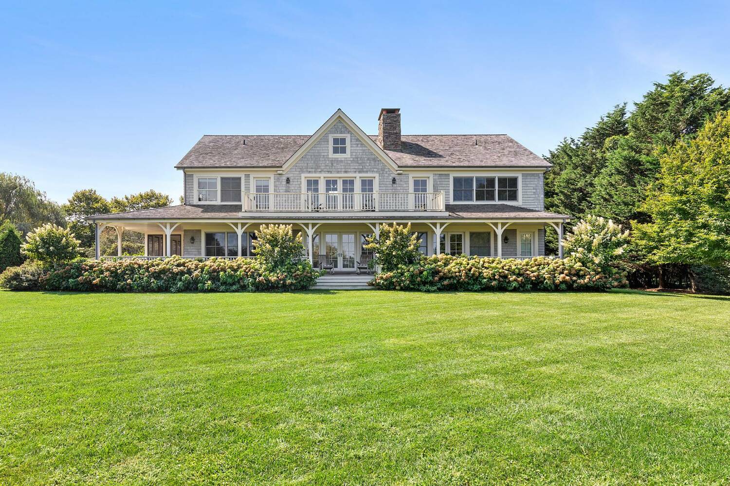 124 Hedges Lane in Sagaponack recently sold for $9.5 million.  COURTESY HEDGEROW EXCLUSIVE PROPERTIES