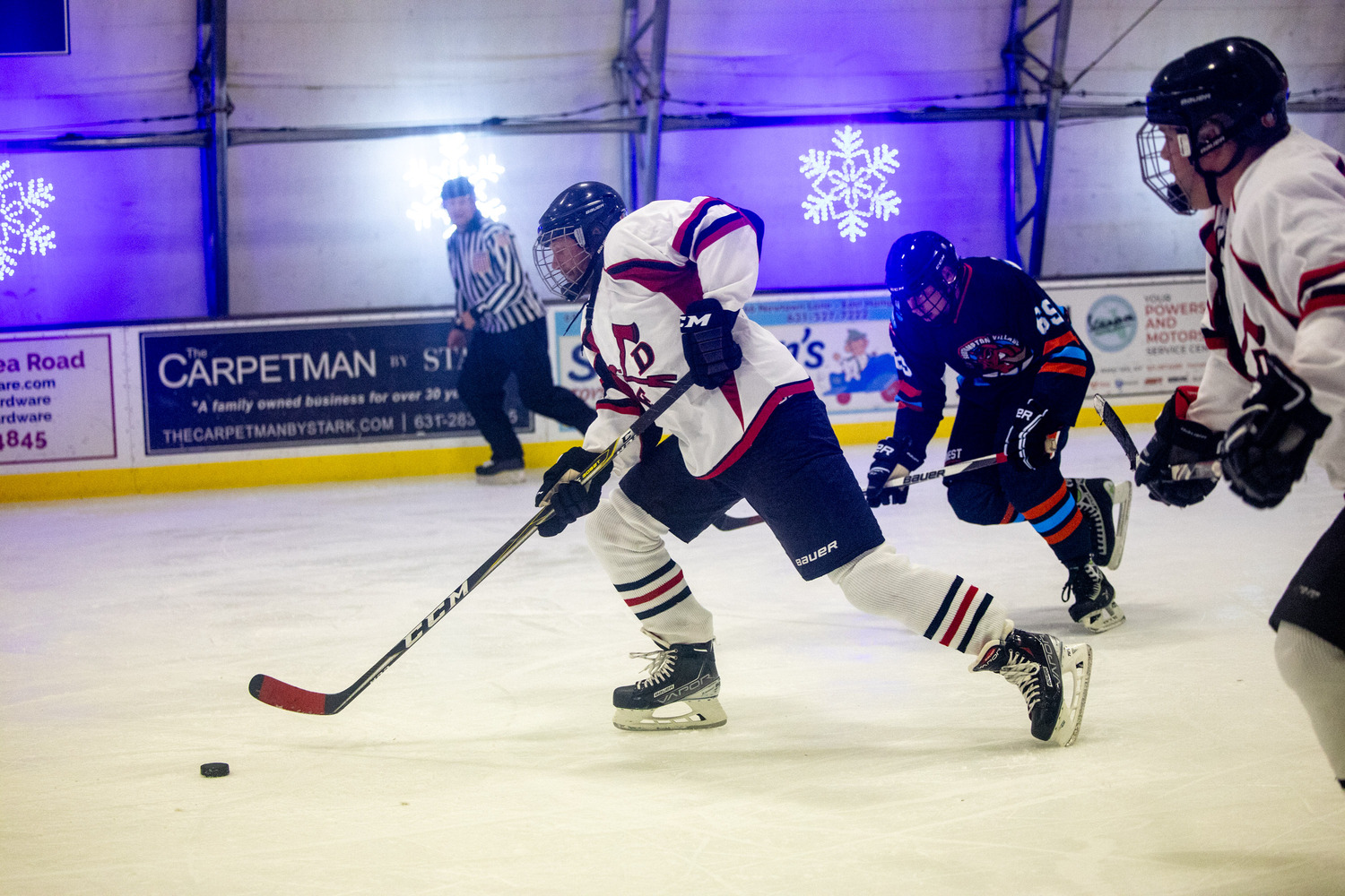 Southampton Ice Rink hosted the annual Battle of the Badges hockey game between the Southampton Fire Department and Southampton Village Police Department on Sunday evening. Proceeds went to the winning team's charity of choice. The police defeated the firefighters, 10-8.    MICHAEL O'CONNOR