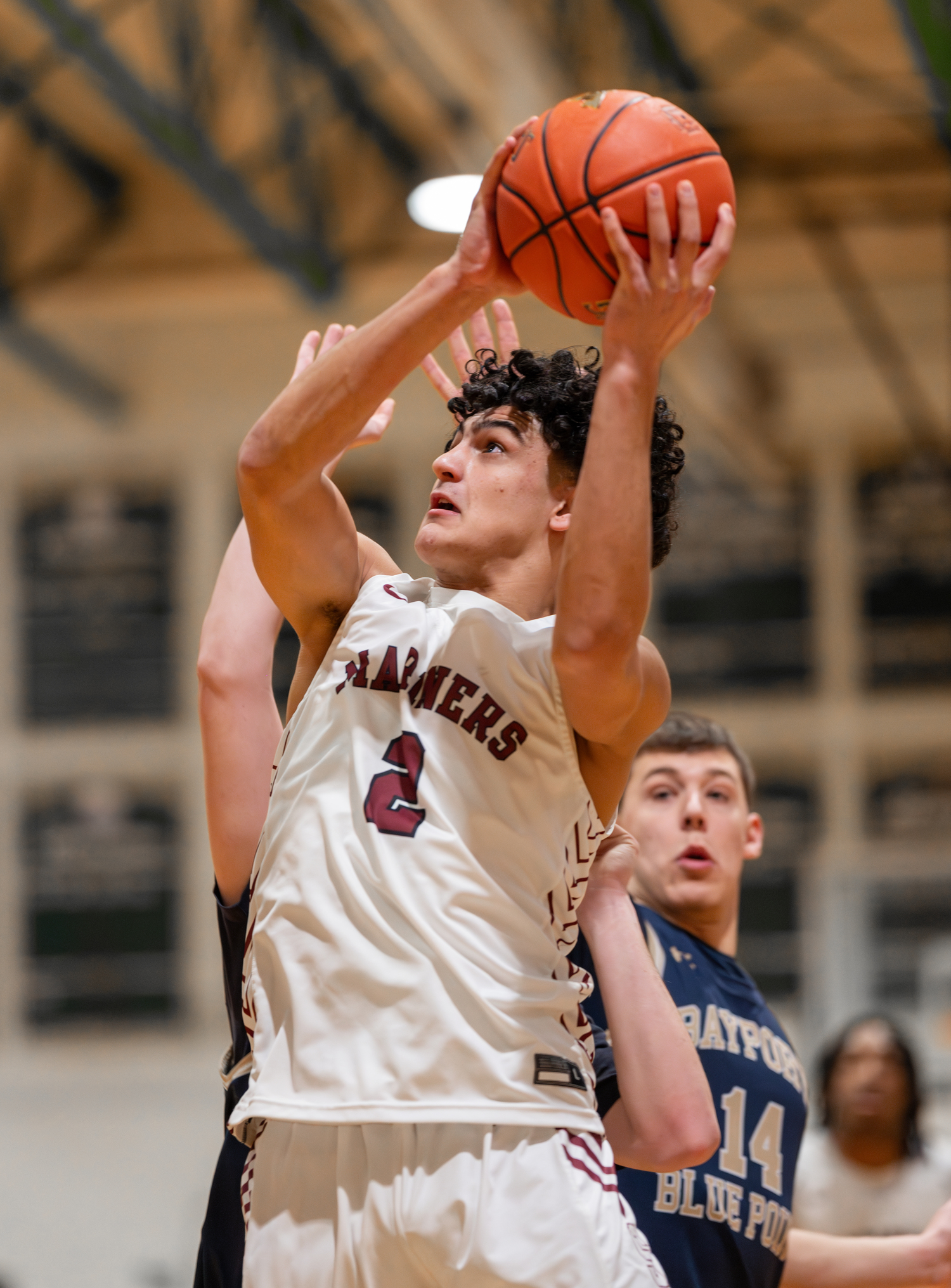Southampton sophomore Alex Franklin scored 11 of his 17 points in the first quarter on Saturday en route to leading the Mariners to a 60-46 victory over Bayport-Blue Point to win the Suffolk County Class A Championship.   RON ESPOSITO