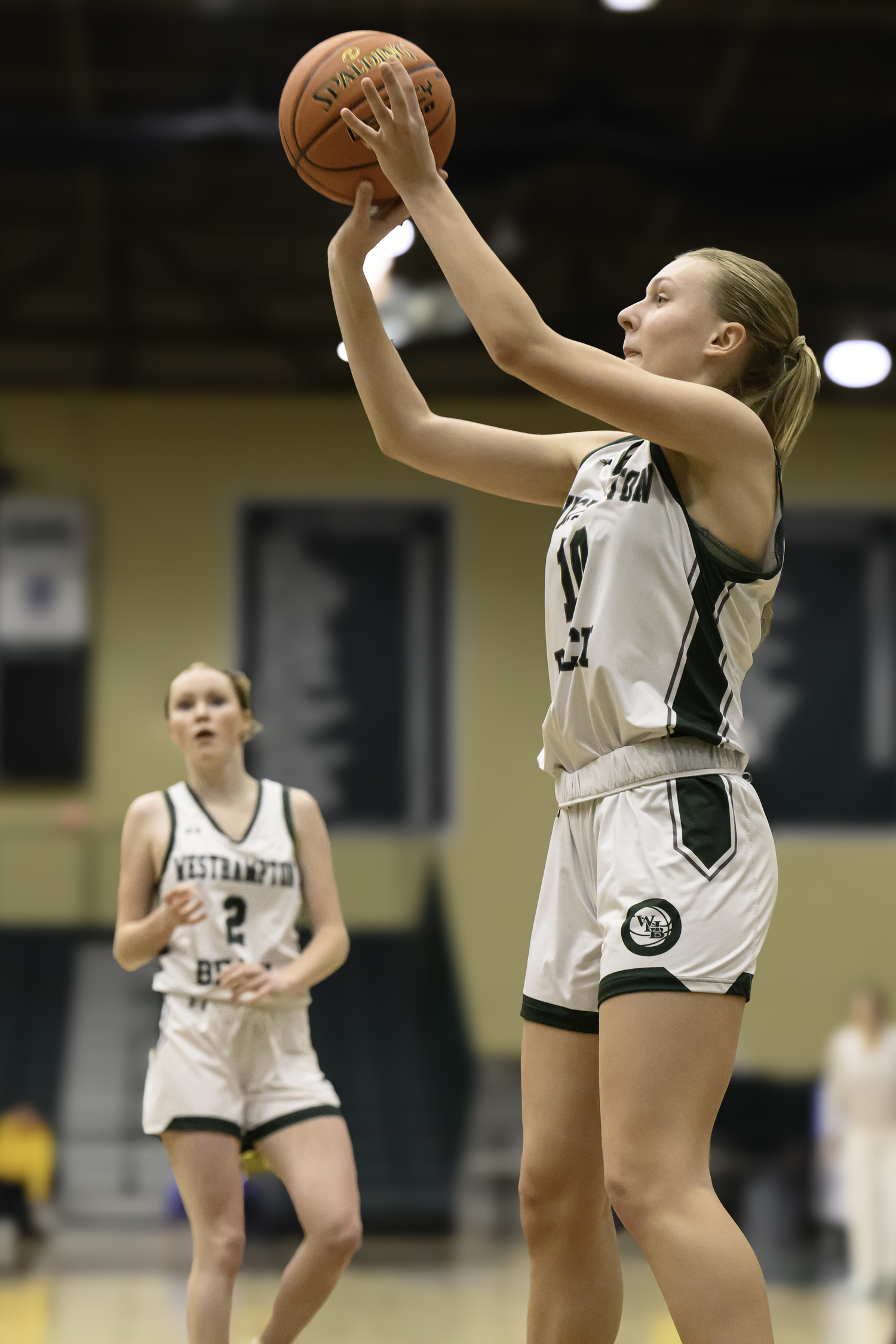 Junior guard Shannon Sweet shoots from outside. MARIANNE BARNETT