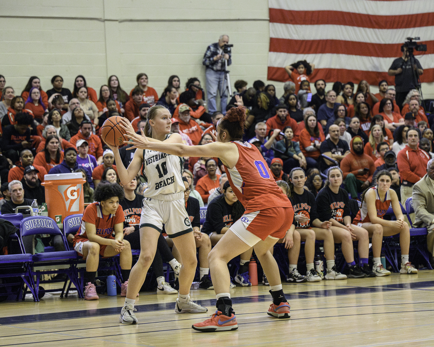 Westhampton Beach junior guard Shannon Sweet makes a pass. MARIANNE BARNETT