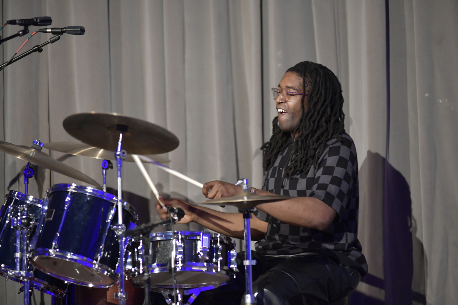 Michael Ode on drums with Stacy Dillard at the Southampton Arts Center on February 17.   DANA SHAW