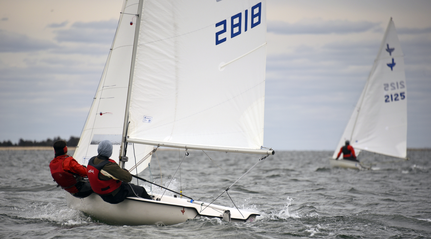 Shelter Island skipper Peter Beardsley, who is best know for recently winning the ‘Round Shelter Island Sunfish’ race and outperforming competition on his Viper up and down the eastern seaboard, here sailing on a close reach with crewmember Dr. Alicia Rojas.   MICHAEL MELLA