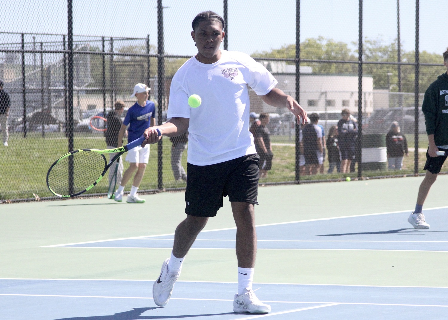 East Hampton senior Miguel Garcia keeps his eyes on the ball. DESIRÉE KEEGAN