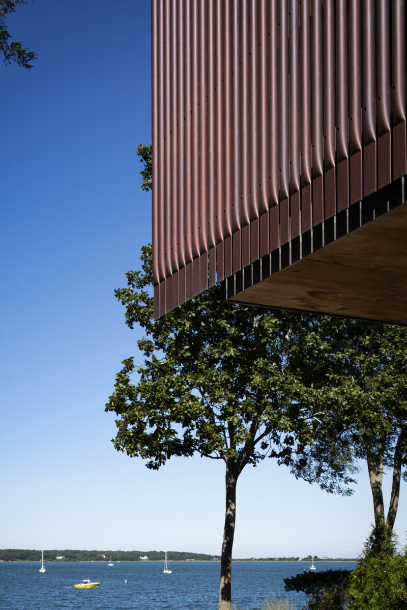 A Bates Masi + Architects home on Three Mile Harbor.  BATES MASI + ARCHITECTURE AND PHOTOGRAPHY  