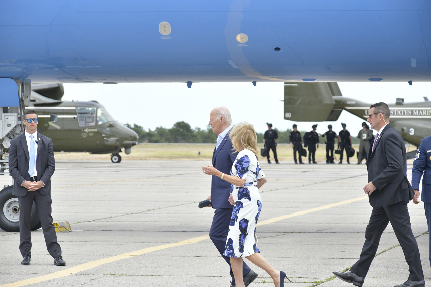 President Biden and Dr. Jill Biden arrived at Francis S. Gabreski Airport in Westhampton en route to a fundraiser on Further Lane in East Hampton Village. DANA SHAW