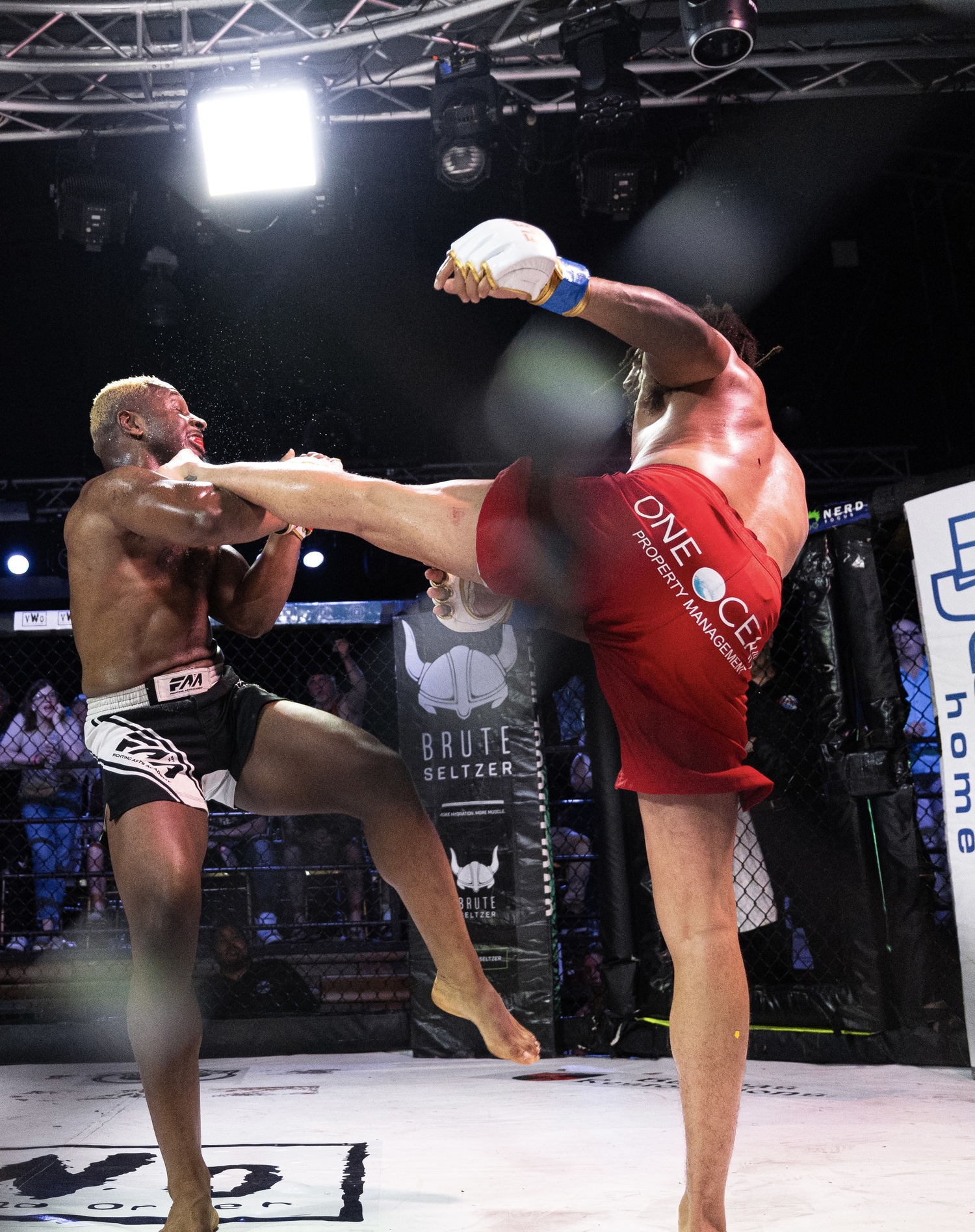 Neko Gettling won the Flex Fight Series amateur welterweight world title on June 22.    FLEX FIGHT SERIES/TIM STYPE