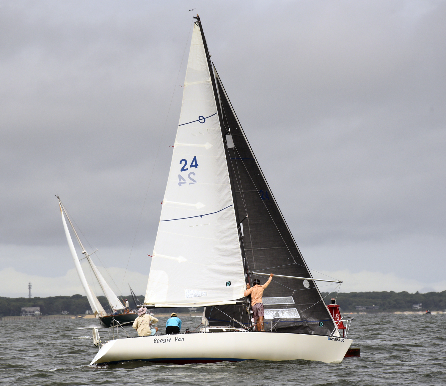 Boogie Van’s Jody Locascio rounding red-nun 18, poised to set her chute on her way to a victory in Division 2.   MICHAEL MELLA