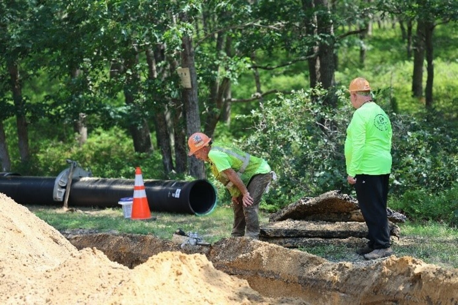 New water main being installed in Wainscott. COURTESY SCWA