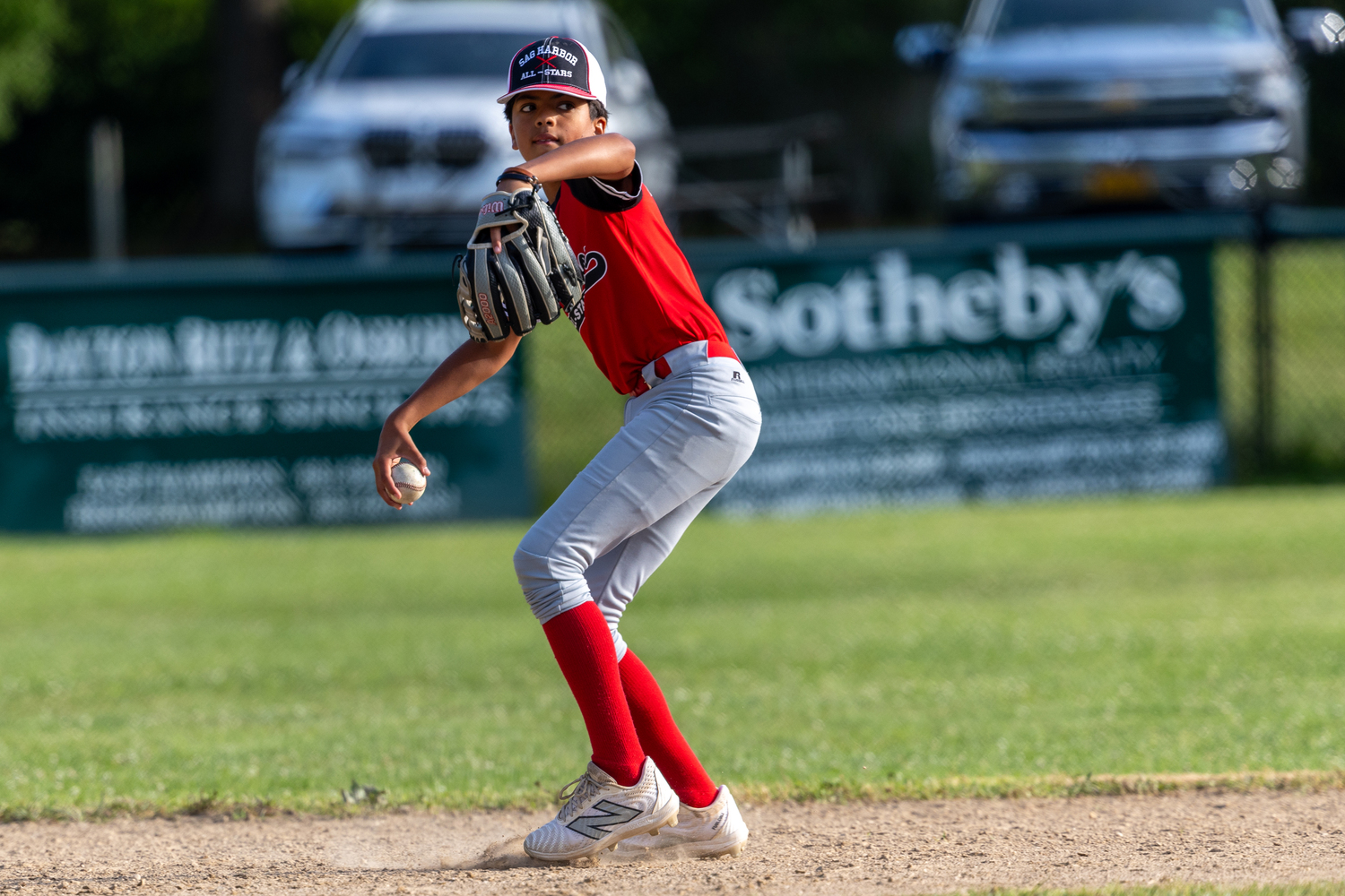 Theo Venkatesh makes a play.  RON ESPOSITO