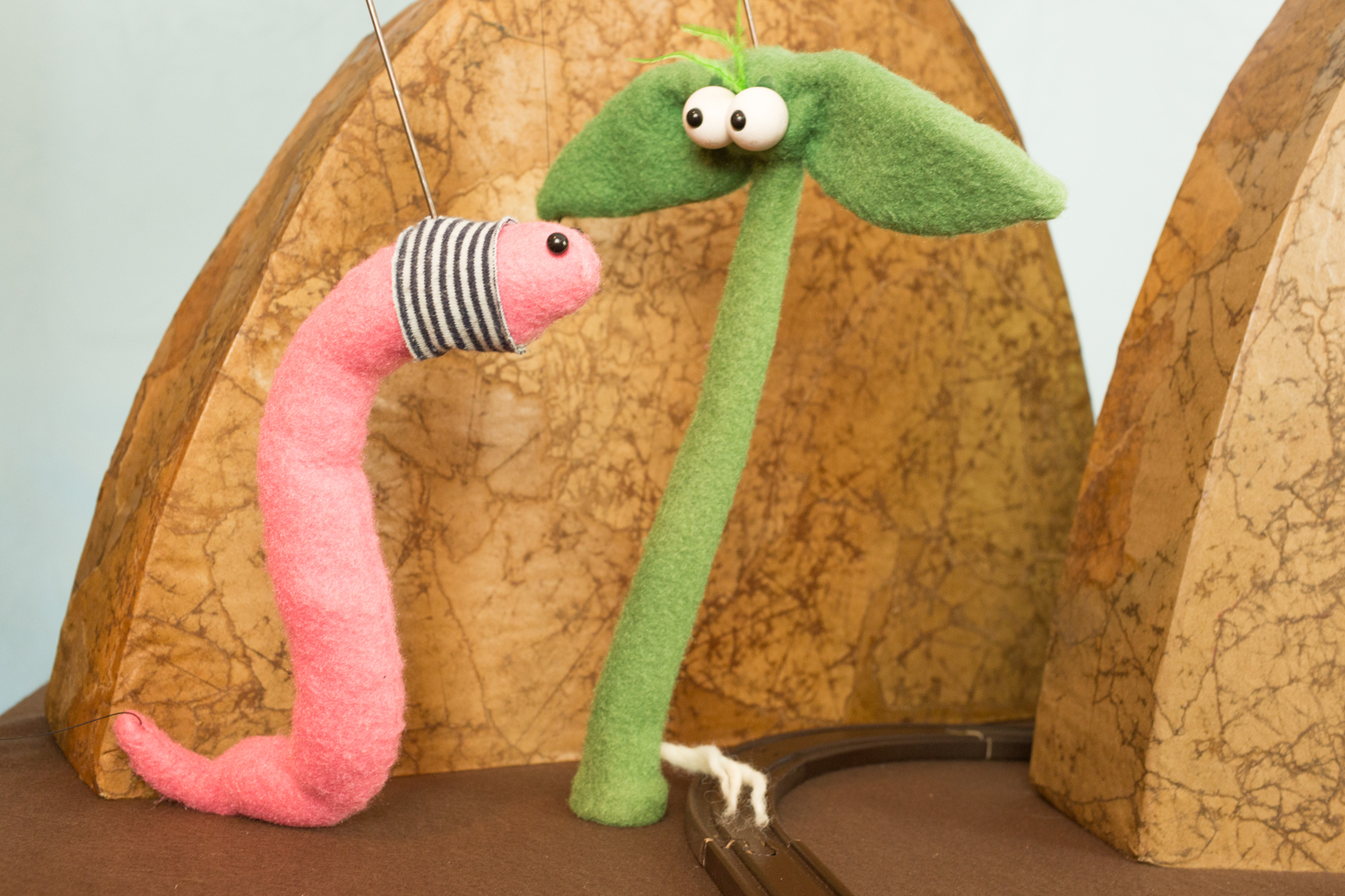 Liz Joyce of Goat on a Boat Puppet Theatre performs “The Chicken Show & Puppet Making Workshop” at LTV Studios on August 19. LINDSAY MORRIS