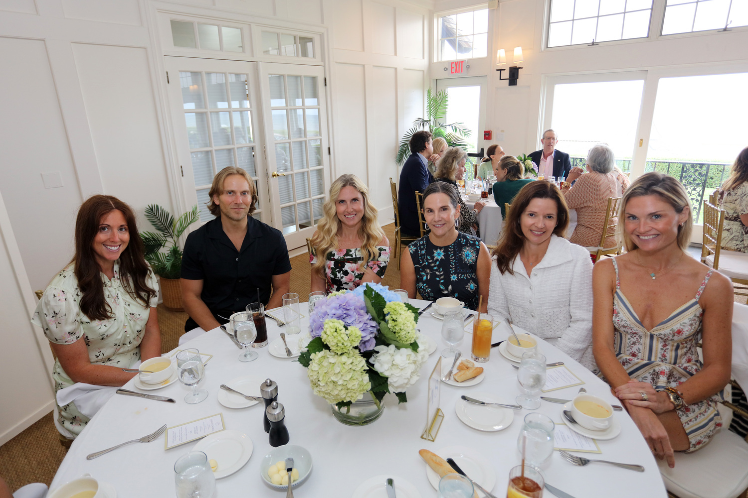 Heather Kavenetski, Aaron Alexander, Sarah Wetenhall, Keryanne Flynn, Marisol Brejka and Lizzi Bickford Meadow. ROSSA COLE