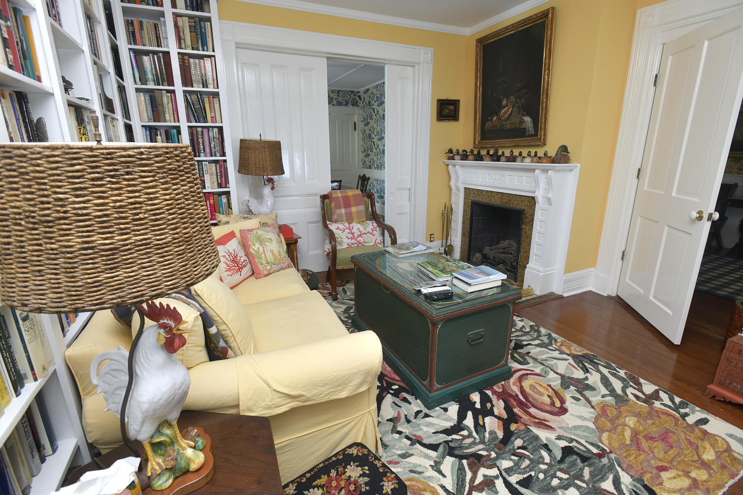 The sitting room at Harbor Knoll.  DANA SHAW