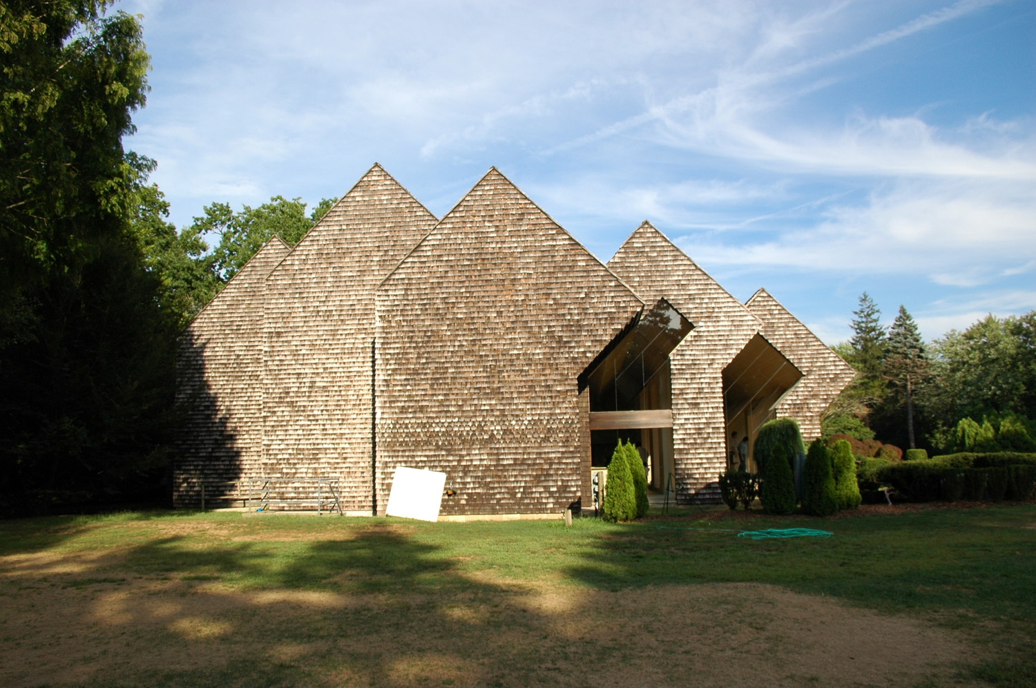 The Jewish Center of the Hamptons. ANNE SURCHIN