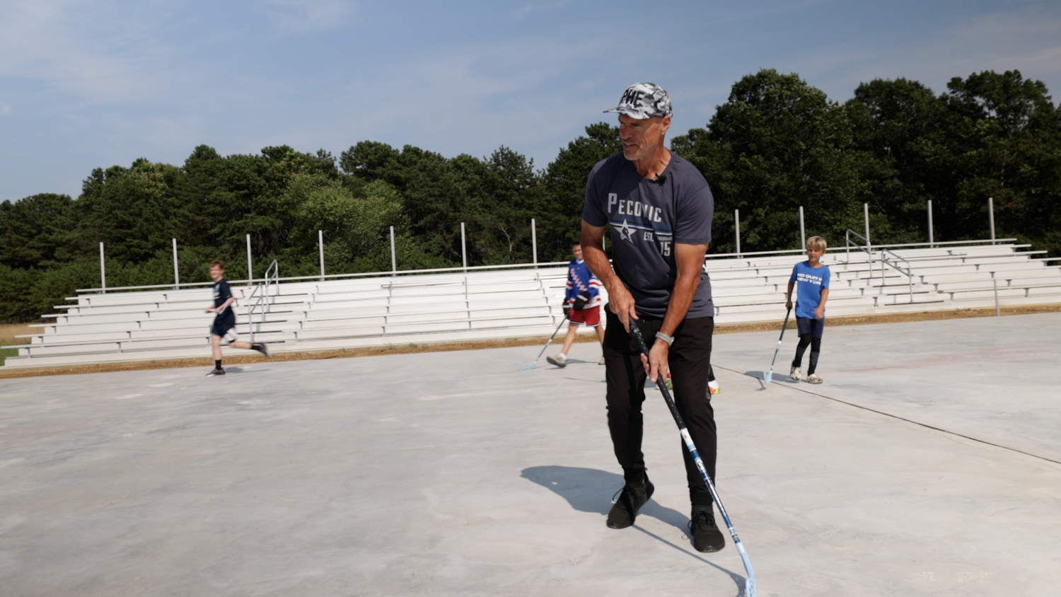 Mark Messier tries out the new outdoor rink in Calverton.   COURTESY JIM TAMBURINO