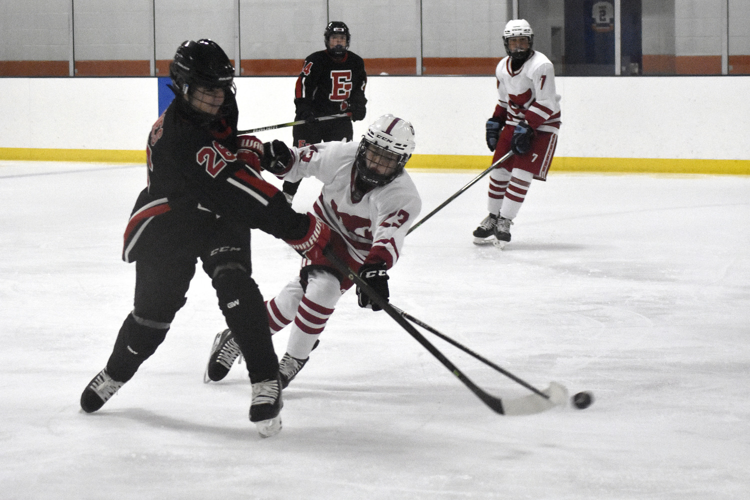 Mateo Vergara tries to block a shot.   DREW BUDD