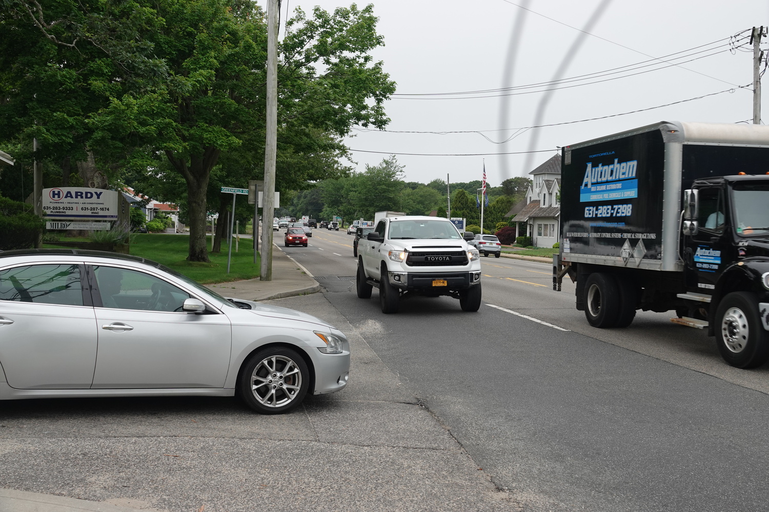 Greenfield Lane is one of just two access roads, both entering only onto County Road 39, for more than 100 homes in the neighborhood between the chronically congested roadway and the Long Island Rail Road tracks. MICHAEL WRIGHT