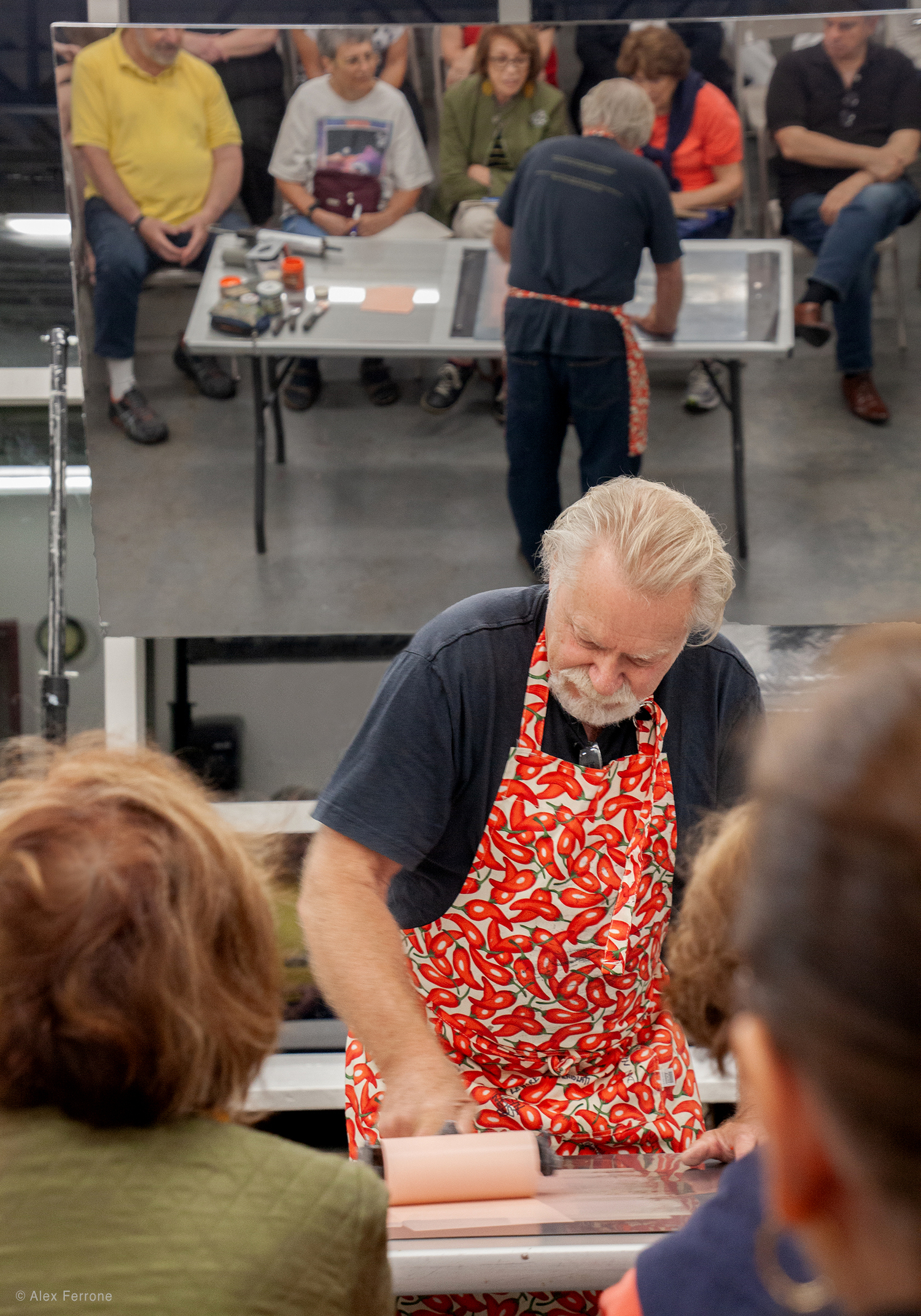 Dan Welden offering a Solarplate demo in 2016. © ALEX FERRONE