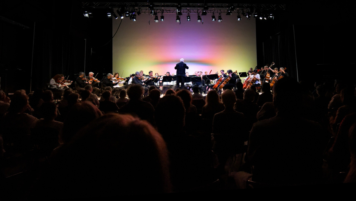 Maestro Michael Palmer conducts the American Sinfonietta during a TH·FM concert at LTV in September 2023. PHIL MERRITT