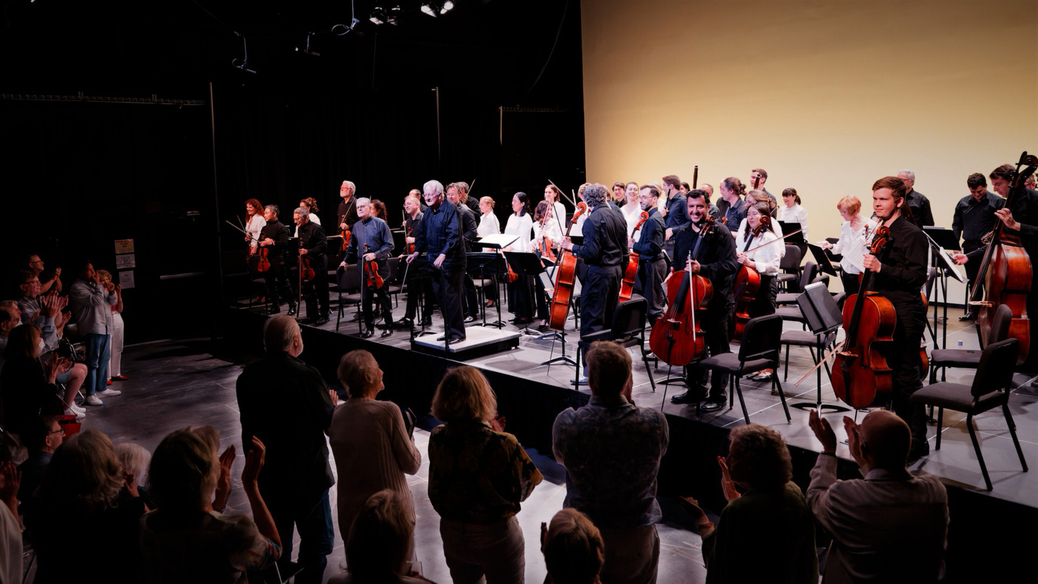 Maestro Michael Palmer and members of the American Sinfonietta take a bow during a TH·FM concert at LTV in September 2023. PHIL MERRITT