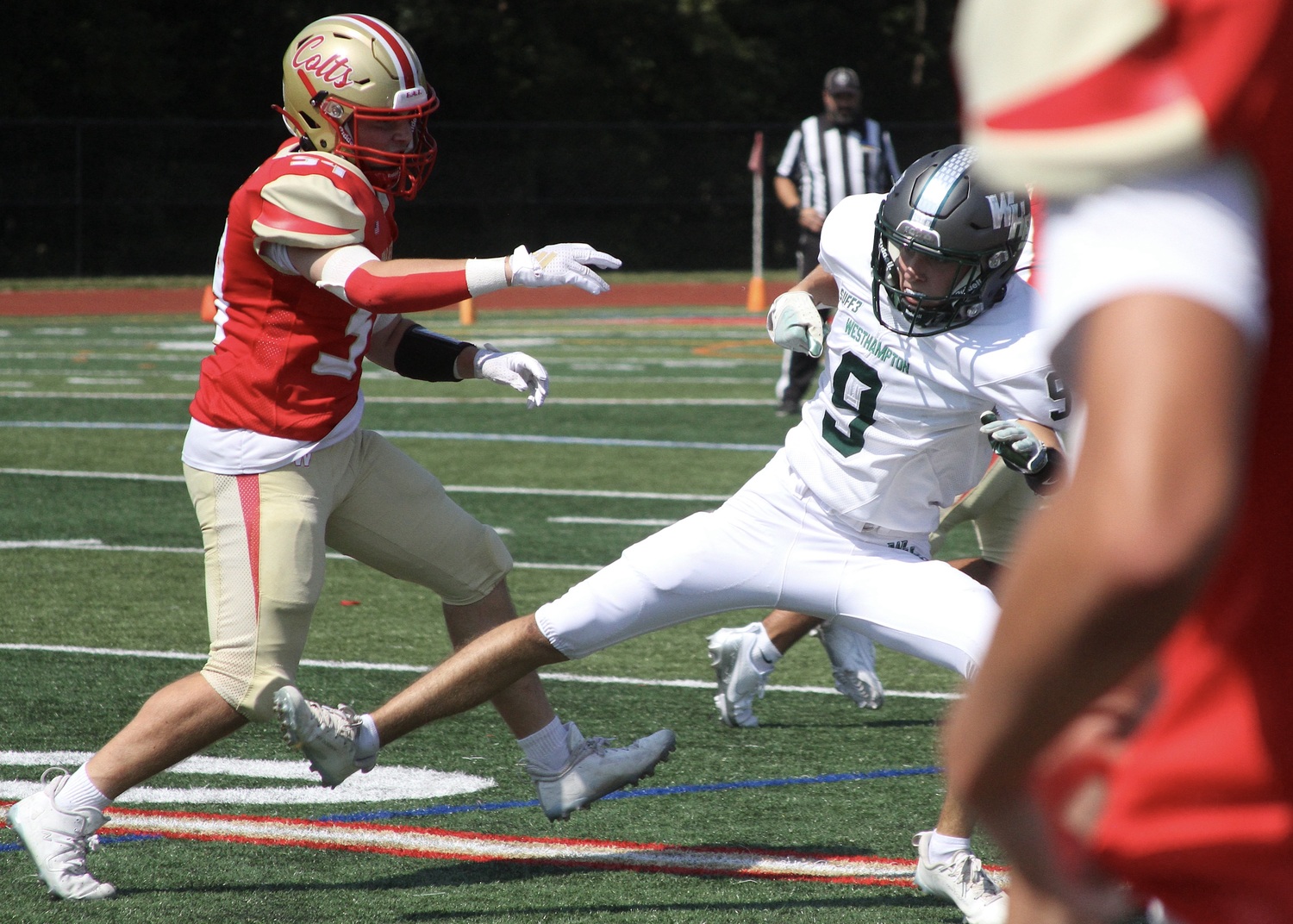 Senior strong safety Drew Calloway reaches for a block. DESIRÉE KEEGAN