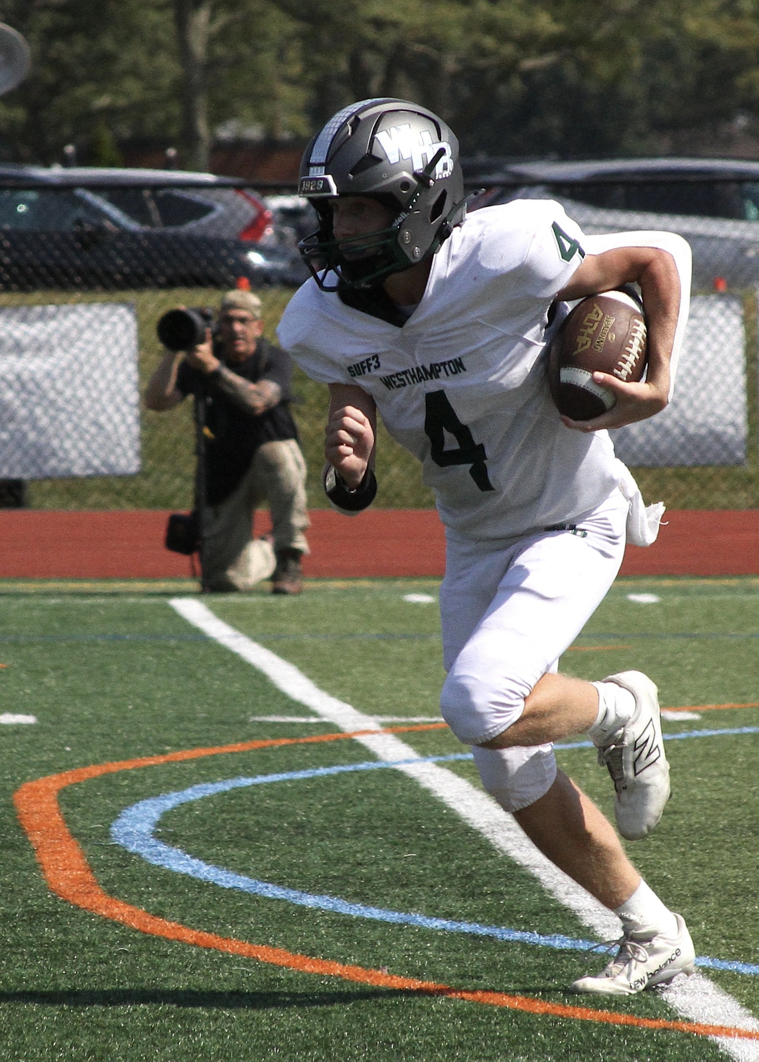 Sophomore quarterback Jake Calloway on a keeper play. DESIRÉE KEEGAN