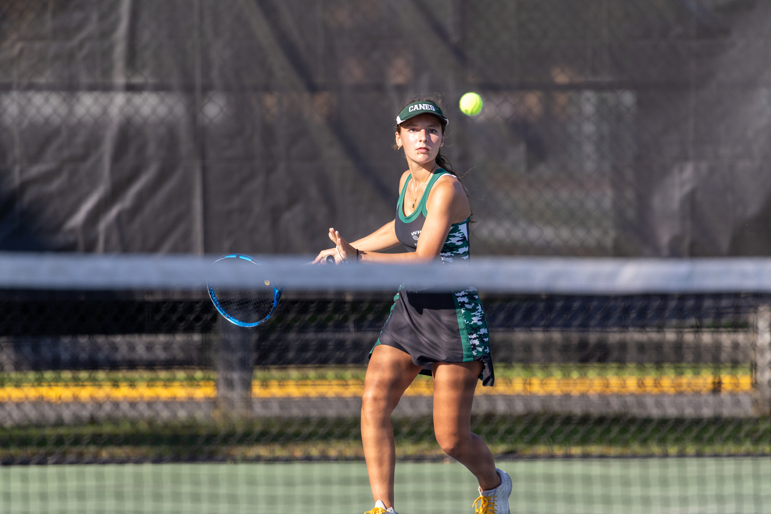 Sophomore Zoe Grellet-Aumont keeps her eyes on the ball. RON ESPOSITO