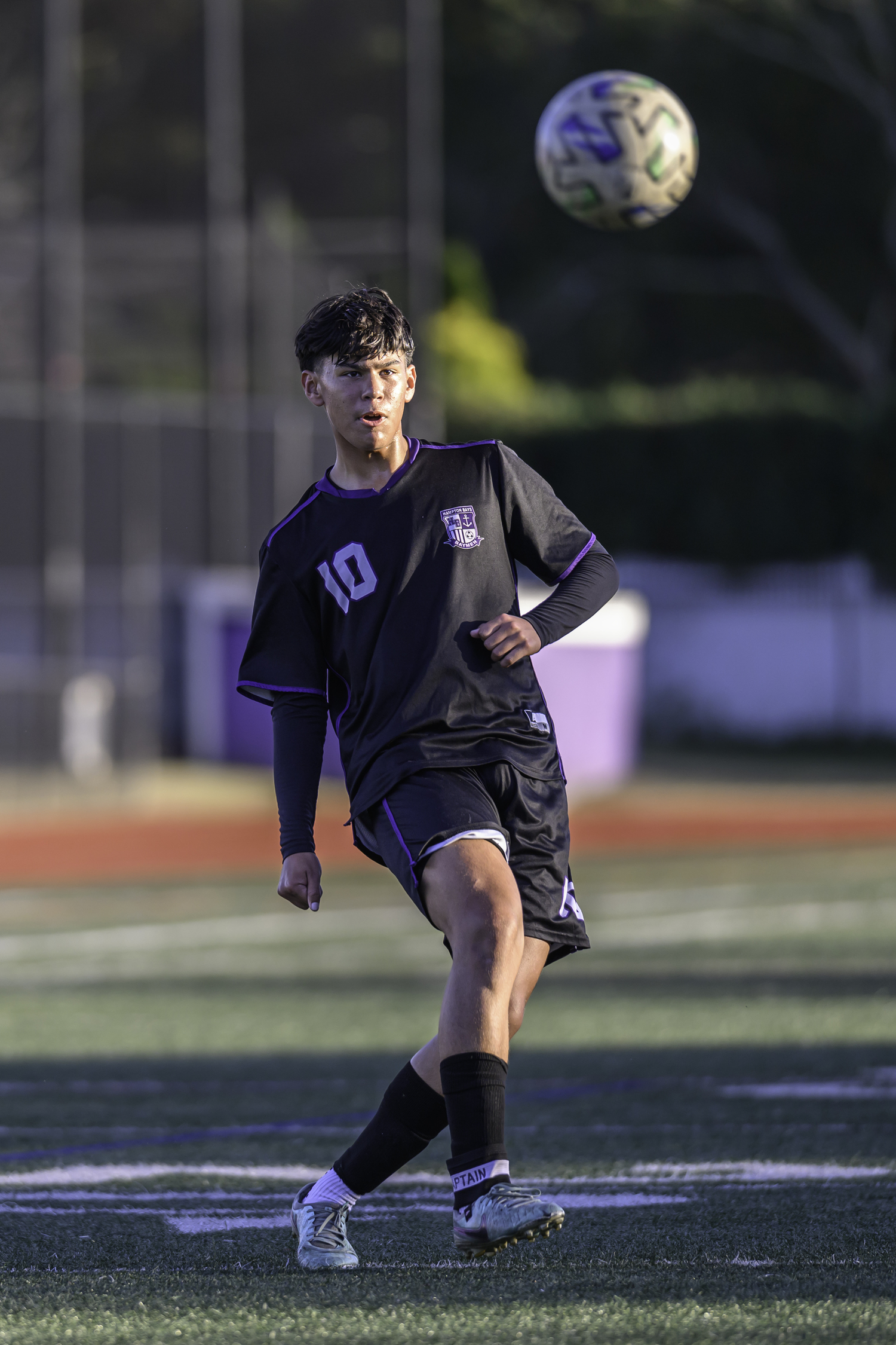 Hampton Bays junior co-captain Giorgio Sinchi sends a well placed ball.  MARIANNE BARNETT