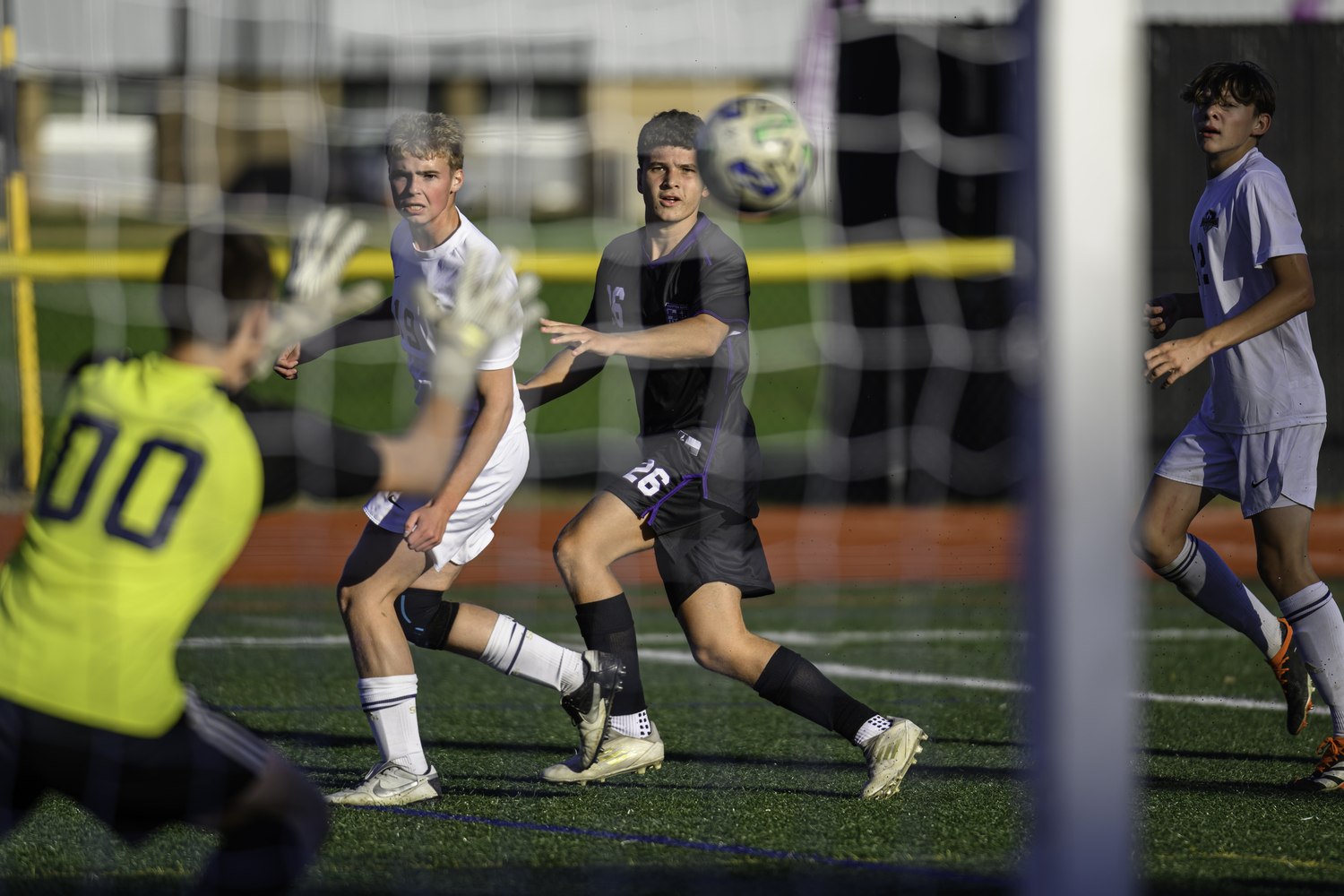 Hampton Bays sophomore Matthew Pozdniakov shoots.  MARIANNE BARNETT