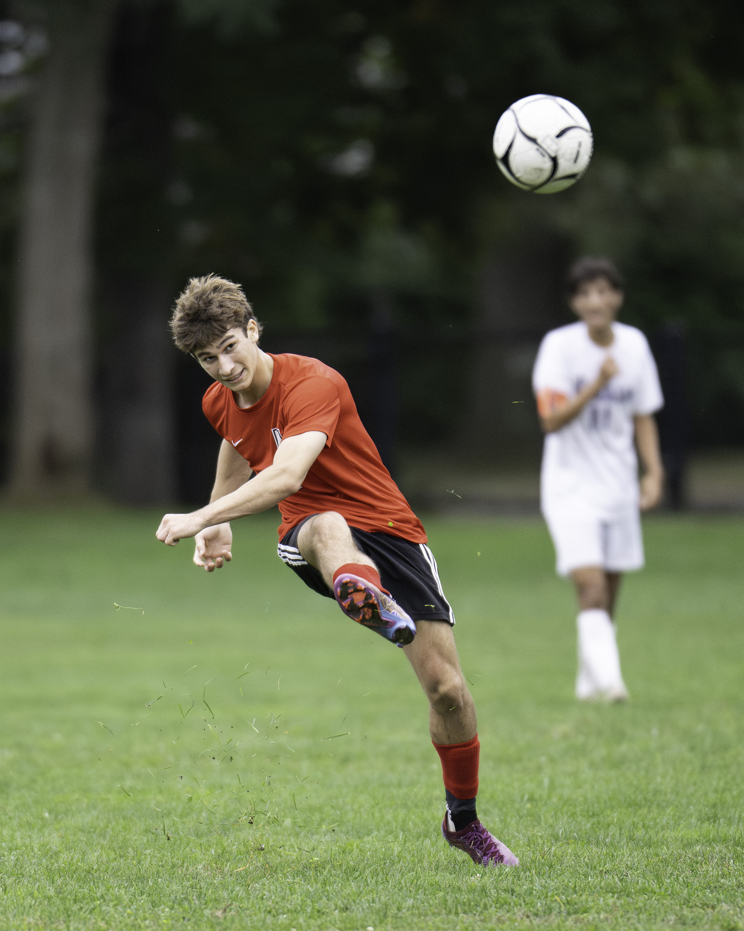 Pierson senior Steven Ponzini sends the ball into the box.   MARIANNE BARNETT