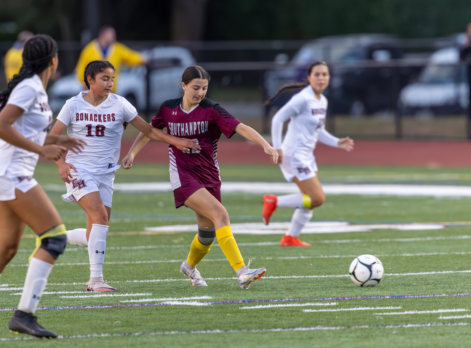 Southampton freshman Isabella Glorioso tries to avoid an East Hampton player.   SOUTHAMPTON SCHOOL DISTRICT/RON ESPOSITO