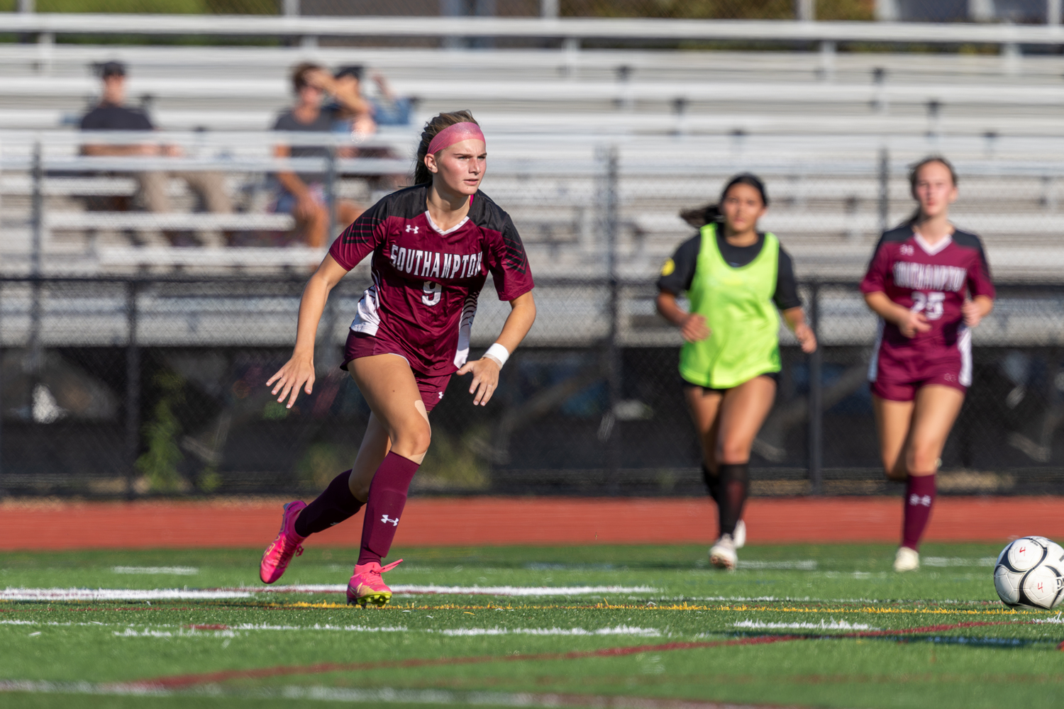 Southampton senior Jillian Swiatocha looks upfield.   SOUTHAMPTON SCHOOL DISTRICT/RON ESPOSITO