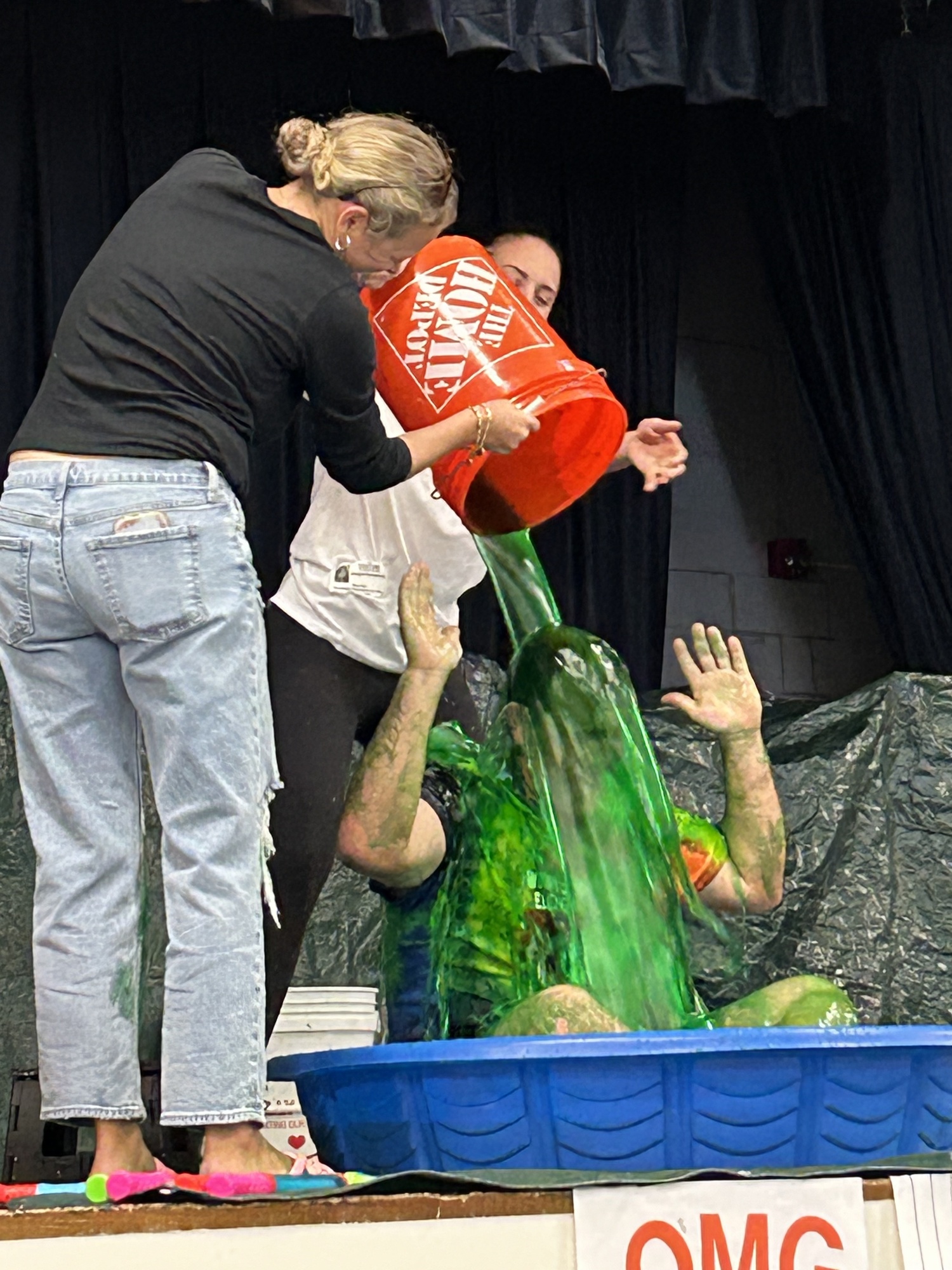 Westhampton Beach Elementary School students recently raised over $30,000 for their school through a Bubble Run and Raise Craze fundraiser. As part of the fundraiser, students secured sponsorships to run in the Bubble Run, and donations by promising to perform acts of kindness in return. They completed a multitude of individual and schoolwide good deeds, including writing cards to residents of local assisted living facilities, helping to pick up trash, collecting crayons for homeless shelters and sharing positive messages. The students kept their eye on the prize: 