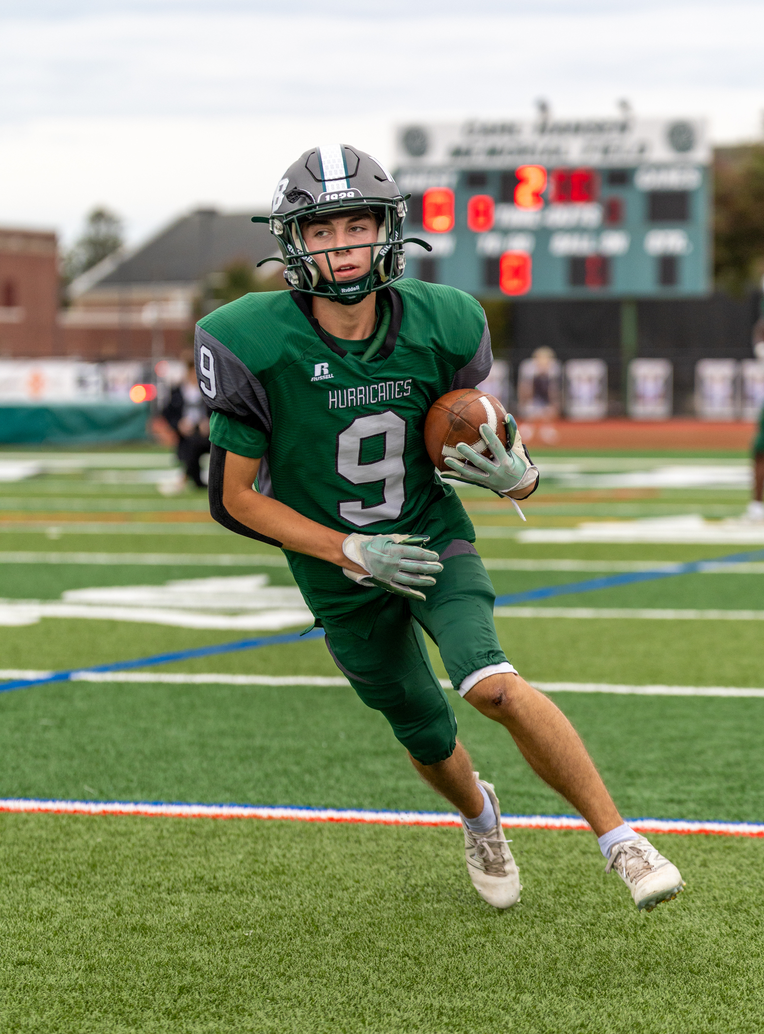 Senior wide receiver Drew Calloway bounces outside. RON ESPOSITO